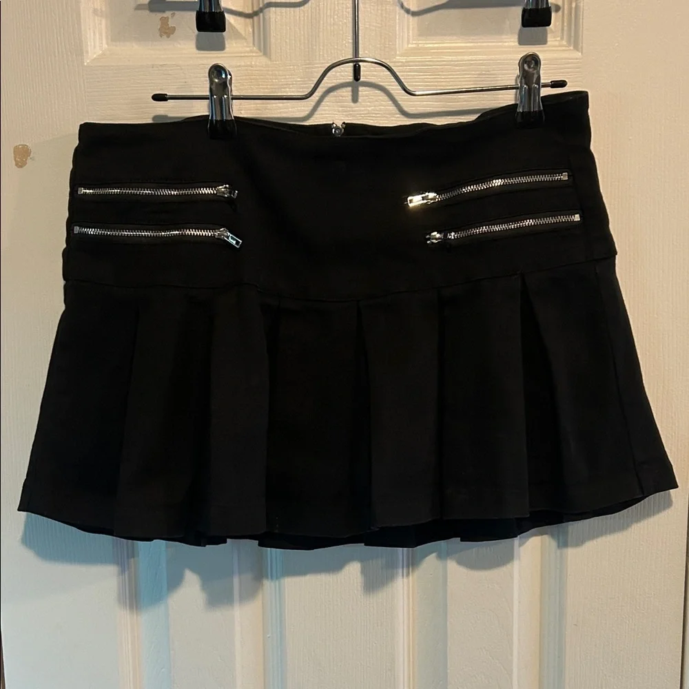 Janessa Pleated Mini Skort - Black - Picture 5 of 10